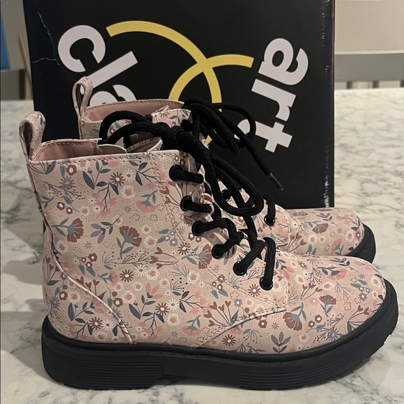 Art Class Pink Floral Kids Boots - Picture 1 of 6
